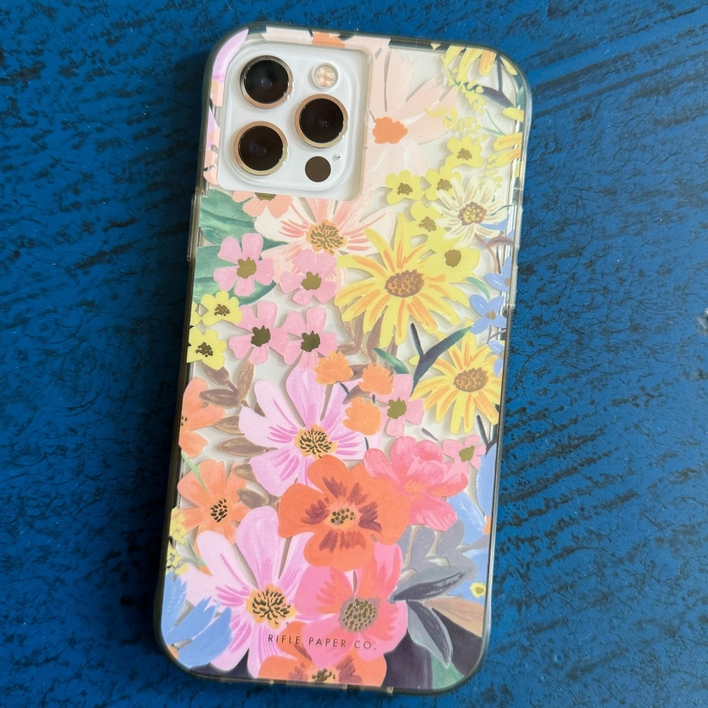 Rifle Paper Co. iPhone 12/12 Plus Case in “clear marguerite”